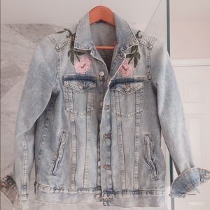 🌸Embroidered Denim Jacket🌸